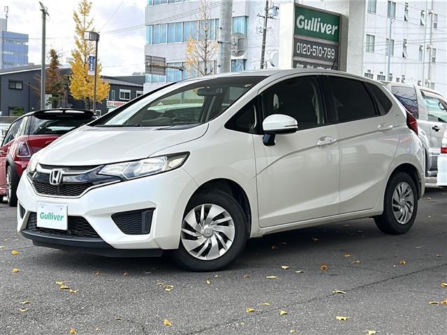 フィット １３Ｇ・Ｆパッケージ　社外メモリナビ（ＡＶＩＣ－ＲＺ３３）（ＵＳＢ／ＳＤ／ＴＶ／ＤＶＤ／ＣＤ）／バックカメラ／前方ドライブレコーダー／ＥＴＣ／ＬＥＤヘッドライト／スマートキー／スペアキー／フロアマット／ＥＣＯＮ（31枚目）