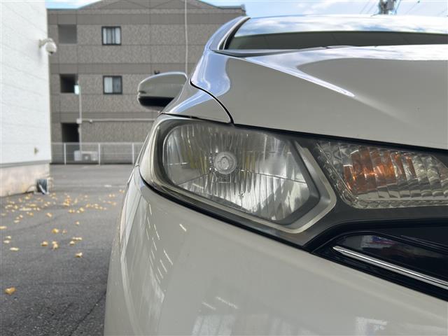 フィット １３Ｇ・Ｆパッケージ　社外メモリナビ（ＡＶＩＣ－ＲＺ３３）（ＵＳＢ／ＳＤ／ＴＶ／ＤＶＤ／ＣＤ）／バックカメラ／前方ドライブレコーダー／ＥＴＣ／ＬＥＤヘッドライト／スマートキー／スペアキー／フロアマット／ＥＣＯＮ（37枚目）