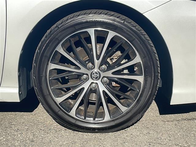 カムリ WS ワンオーナー メーカーナビ プリクラッシュセーフティ レーンキープアシスト ヘッドアップディスプレイ ブラインドスポットモニター レーダークルコン ドラレコ フルセグ バックカメラ 純正18AW(11枚目)