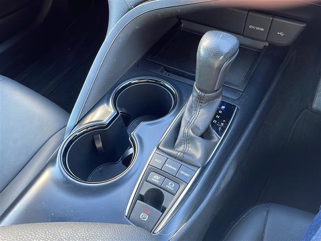 カムリ WS ワンオーナー メーカーナビ プリクラッシュセーフティ レーンキープアシスト ヘッドアップディスプレイ ブラインドスポットモニター レーダークルコン ドラレコ フルセグ バックカメラ 純正18AW(22枚目)