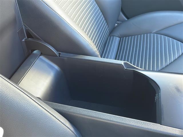 カムリ WS ワンオーナー メーカーナビ プリクラッシュセーフティ レーンキープアシスト ヘッドアップディスプレイ ブラインドスポットモニター レーダークルコン ドラレコ フルセグ バックカメラ 純正18AW(26枚目)