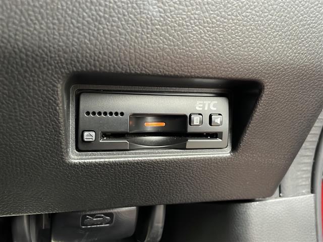 スイフト XGリミテッド ワンオーナー 純正8インチナビ デュアルカメラブレーキサポート フルセグ ETC レーンキープアシスト レーダークルコン シートヒーター ドラレコ バックカメラ LEDライト スマートキー(29枚目)