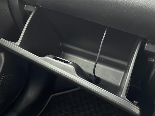 スイフト XGリミテッド ワンオーナー 純正8インチナビ デュアルカメラブレーキサポート フルセグ ETC レーンキープアシスト レーダークルコン シートヒーター ドラレコ バックカメラ LEDライト スマートキー(31枚目)