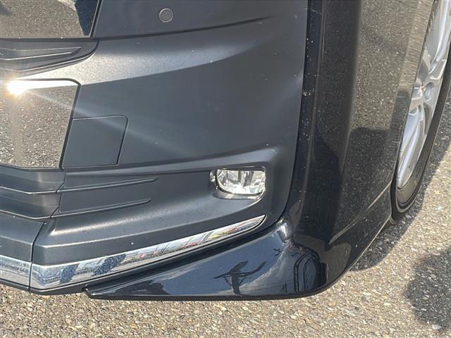 ノア ハイブリッドS-Z ワンオーナー 4WD 純正ナビ フルセグ バックカメラ レーダークルコン 両側パワスラ プリクラッシュセーフティ レーンキーフアシスト ブラインドスポットモニター フリップダウンモニター ドラレコ(11枚目)