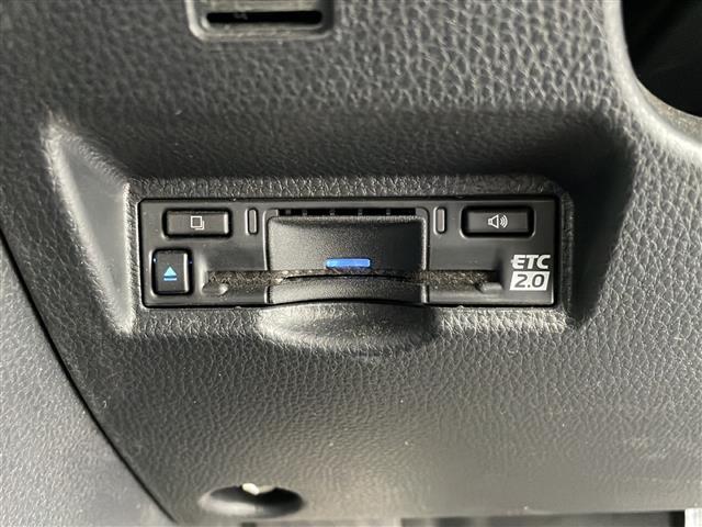 ノア ハイブリッドS-Z ワンオーナー 4WD 純正ナビ フルセグ バックカメラ レーダークルコン 両側パワスラ プリクラッシュセーフティ レーンキーフアシスト ブラインドスポットモニター フリップダウンモニター ドラレコ(24枚目)