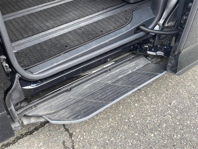 ノア ハイブリッドS-Z ワンオーナー 4WD 純正ナビ フルセグ バックカメラ レーダークルコン 両側パワスラ プリクラッシュセーフティ レーンキーフアシスト ブラインドスポットモニター フリップダウンモニター ドラレコ(27枚目)