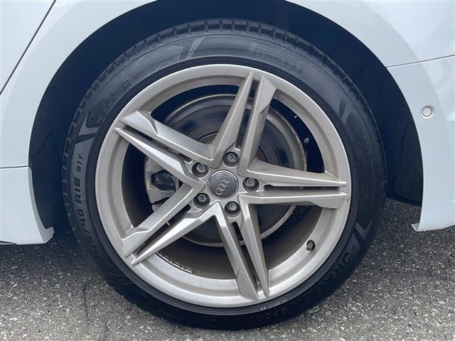 気になる車はすぐにお問い合わせください！画面右側の００６６から始まる無料ダイヤルからお問い合わせ下さい！専門スタッフがお車のご質問にお答えいたします！