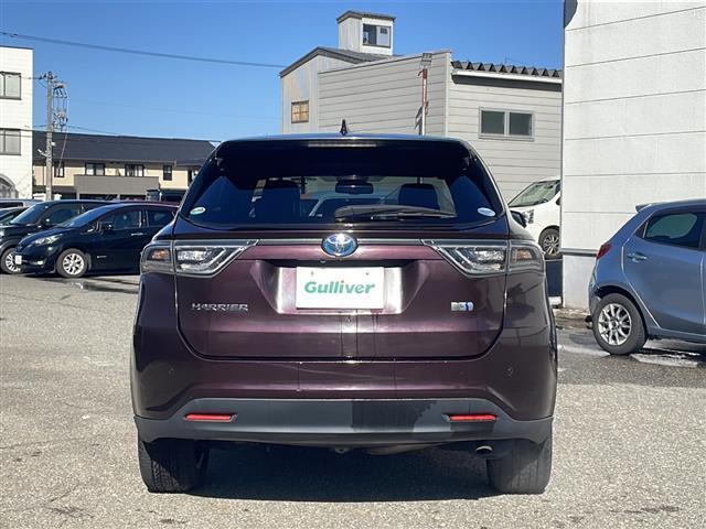 ハリアーハイブリッド プレミアム　ワンオーナー　純正ナビ　フルセグ　クルコン　バックカメラ　ＥＴＣ　純正１８ＡＷ　コーナーセンサー　パワーバックドア　ハーフレザーシート　ＬＥＤライト　ＬＥＤフォグ　パワーシート　スマートキー（3枚目）