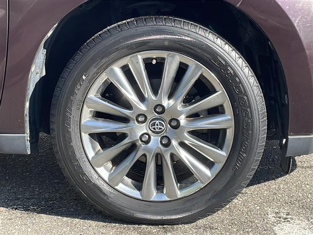 ハリアーハイブリッド プレミアム　ワンオーナー　純正ナビ　フルセグ　クルコン　バックカメラ　ＥＴＣ　純正１８ＡＷ　コーナーセンサー　パワーバックドア　ハーフレザーシート　ＬＥＤライト　ＬＥＤフォグ　パワーシート　スマートキー（12枚目）