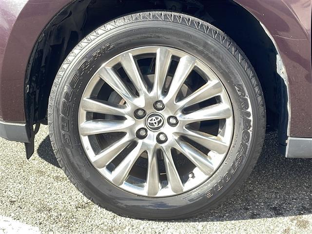 ハリアーハイブリッド プレミアム　ワンオーナー　純正ナビ　フルセグ　クルコン　バックカメラ　ＥＴＣ　純正１８ＡＷ　コーナーセンサー　パワーバックドア　ハーフレザーシート　ＬＥＤライト　ＬＥＤフォグ　パワーシート　スマートキー（15枚目）