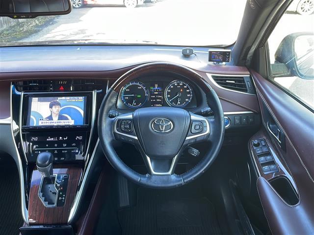 ハリアーハイブリッド プレミアム　ワンオーナー　純正ナビ　フルセグ　クルコン　バックカメラ　ＥＴＣ　純正１８ＡＷ　コーナーセンサー　パワーバックドア　ハーフレザーシート　ＬＥＤライト　ＬＥＤフォグ　パワーシート　スマートキー（16枚目）