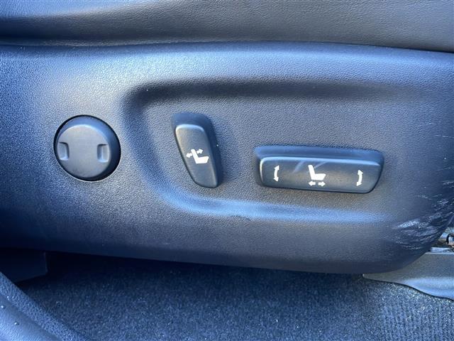 ハリアーハイブリッド プレミアム　ワンオーナー　純正ナビ　フルセグ　クルコン　バックカメラ　ＥＴＣ　純正１８ＡＷ　コーナーセンサー　パワーバックドア　ハーフレザーシート　ＬＥＤライト　ＬＥＤフォグ　パワーシート　スマートキー（32枚目）