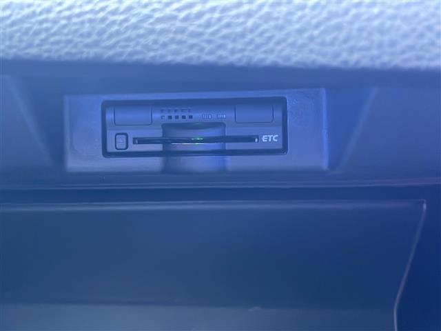 ハリアーハイブリッド プレミアム　ワンオーナー　純正ナビ　フルセグ　クルコン　バックカメラ　ＥＴＣ　純正１８ＡＷ　コーナーセンサー　パワーバックドア　ハーフレザーシート　ＬＥＤライト　ＬＥＤフォグ　パワーシート　スマートキー（34枚目）