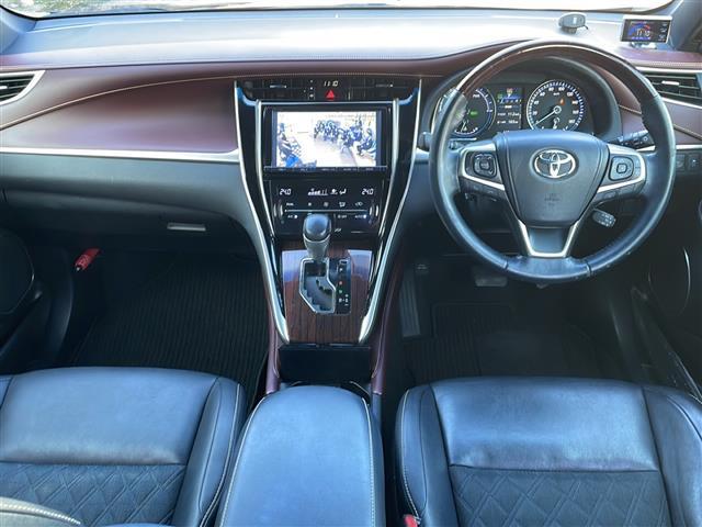 ハリアーハイブリッド プレミアム　ワンオーナー　純正ナビ　フルセグ　クルコン　バックカメラ　ＥＴＣ　純正１８ＡＷ　コーナーセンサー　パワーバックドア　ハーフレザーシート　ＬＥＤライト　ＬＥＤフォグ　パワーシート　スマートキー（42枚目）