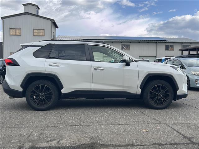 RAV4 ハイブリッドG 4WD アルパイン8インチナビ フルセグ バックカメラ パノラマルーフ 社外18AW プリクラッシュセーフティ レーンキープアシスト レーダークルコン パワーバックドア パわシート シートヒーター(7枚目)