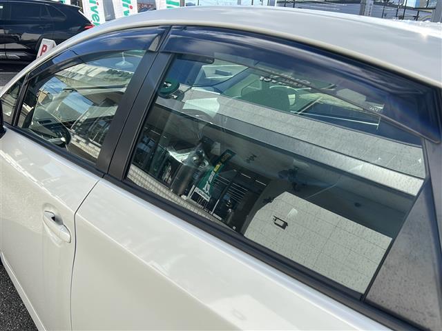 プリウス G ワンオーナー 純正ナビ フルセグ バックカメラ 純正15インチアルミホイール パワーシート クルーズコントロール HID ETC ハーフレザーシート ドライブレコーダー スマートキー(12枚目)