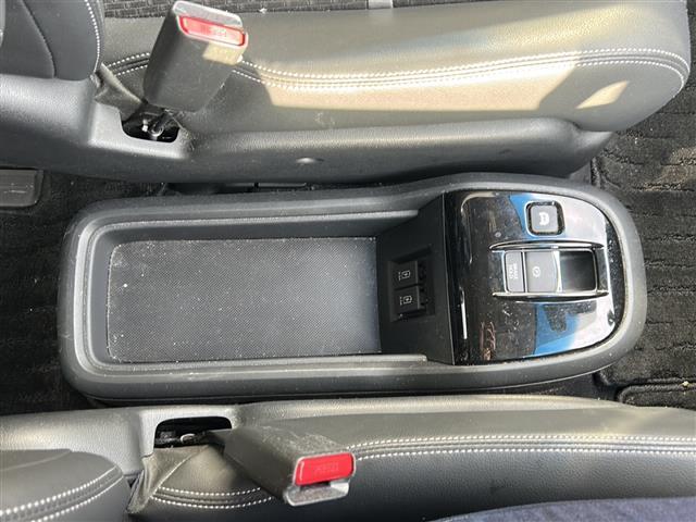 ステップワゴンスパーダ e:HEVスパーダ G・EX ホンダセンシング 純正10インチナビ フルセグ 両側パワスラ ホンダセンシング レーダークルコン レーンキープアシスト わくわくゲート 純正16AW ETC2.0 ドラレコ シートヒーター LEDライト スマートキー(27枚目)