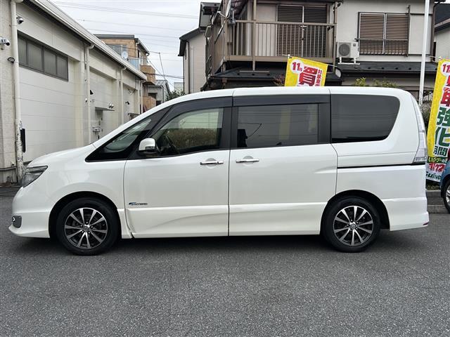 セレナ ハイウェイスター S-ハイブリッド エアロモード エマージェンシーブレーキ 社外ナビ CD DVD iPod フルセグTV バックカメラ 左側パワースライドドア クルーズコントロール HIDオートライト アイドリングストップ USBポート ETC(4枚目)