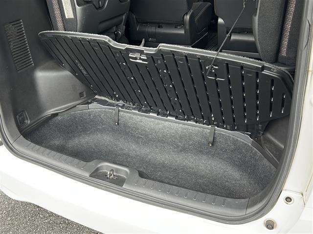 セレナ ハイウェイスター S-ハイブリッド エアロモード エマージェンシーブレーキ 社外ナビ CD DVD iPod フルセグTV バックカメラ 左側パワースライドドア クルーズコントロール HIDオートライト アイドリングストップ USBポート ETC(11枚目)