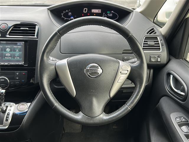 セレナ ハイウェイスター S-ハイブリッド エアロモード エマージェンシーブレーキ 社外ナビ CD DVD iPod フルセグTV バックカメラ 左側パワースライドドア クルーズコントロール HIDオートライト アイドリングストップ USBポート ETC(25枚目)