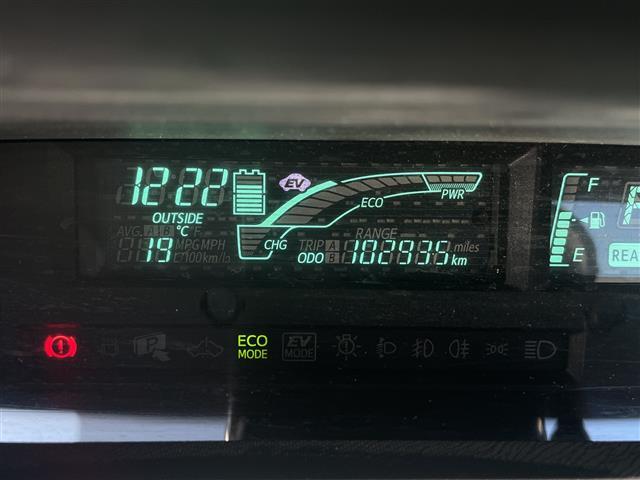 アクア S 取扱説明書 保証書 記録簿 ワンオーナー CD AUX 純正フロアマット オートエアコン 横滑り防止装置 電動格納ミラー 禁煙車(4枚目)