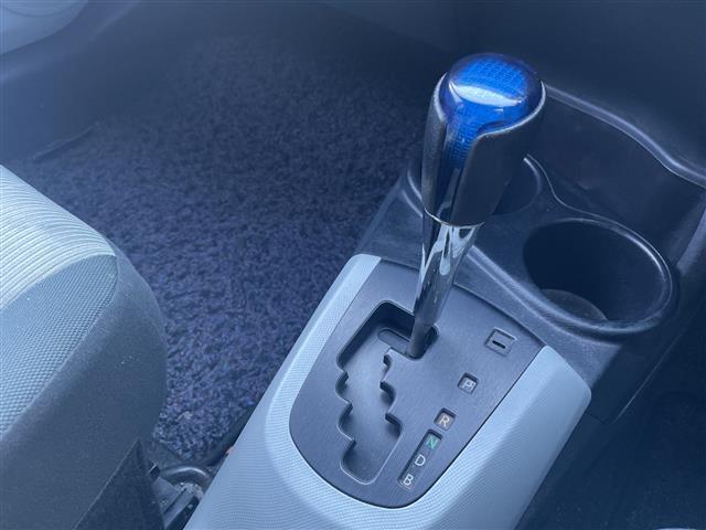 アクア S 取扱説明書 保証書 記録簿 ワンオーナー CD AUX 純正フロアマット オートエアコン 横滑り防止装置 電動格納ミラー 禁煙車(25枚目)