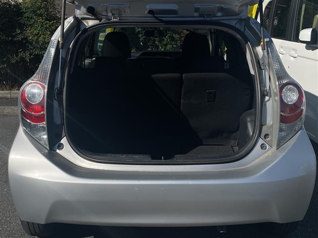 アクア S 取扱説明書 保証書 記録簿 ワンオーナー CD AUX 純正フロアマット オートエアコン 横滑り防止装置 電動格納ミラー 禁煙車(28枚目)