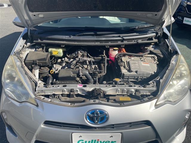 アクア S 取扱説明書 保証書 記録簿 ワンオーナー CD AUX 純正フロアマット オートエアコン 横滑り防止装置 電動格納ミラー 禁煙車(29枚目)