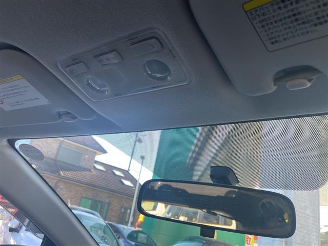 アクア S 取扱説明書 保証書 記録簿 ワンオーナー CD AUX 純正フロアマット オートエアコン 横滑り防止装置 電動格納ミラー 禁煙車(30枚目)