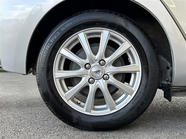 アクア S 取扱説明書 保証書 記録簿 ワンオーナー CD AUX 純正フロアマット オートエアコン 横滑り防止装置 電動格納ミラー 禁煙車(37枚目)