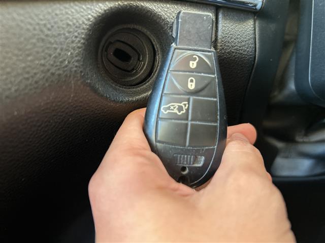 ジープ・グランドチェロキー リミテッド ☆リミテッドグレード☆4WD☆ブラックレザー☆社外ナビ/フルセグ☆寒冷地仕様☆クルーズコントロール☆Bluetooth☆オートエアコン☆全席シートヒーター☆ステアリングヒーター☆シ(3枚目)