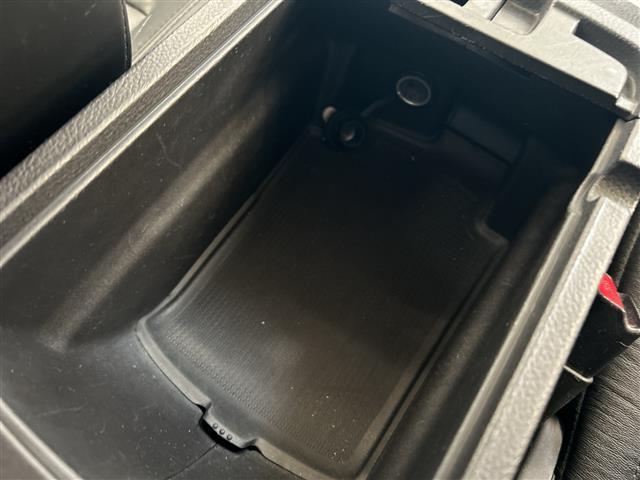 ジープ・グランドチェロキー リミテッド ☆リミテッドグレード☆4WD☆ブラックレザー☆社外ナビ/フルセグ☆寒冷地仕様☆クルーズコントロール☆Bluetooth☆オートエアコン☆全席シートヒーター☆ステアリングヒーター☆シ(8枚目)