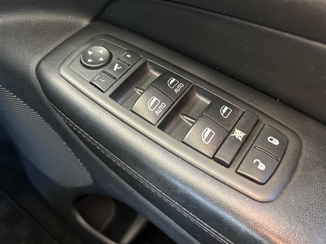 ジープ・グランドチェロキー リミテッド ☆リミテッドグレード☆4WD☆ブラックレザー☆社外ナビ/フルセグ☆寒冷地仕様☆クルーズコントロール☆Bluetooth☆オートエアコン☆全席シートヒーター☆ステアリングヒーター☆シ(9枚目)