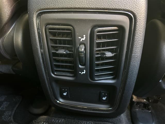 ジープ・グランドチェロキー リミテッド ☆リミテッドグレード☆4WD☆ブラックレザー☆社外ナビ/フルセグ☆寒冷地仕様☆クルーズコントロール☆Bluetooth☆オートエアコン☆全席シートヒーター☆ステアリングヒーター☆シ(11枚目)