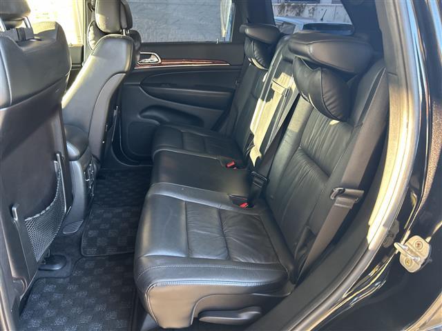 ジープ・グランドチェロキー リミテッド ☆リミテッドグレード☆4WD☆ブラックレザー☆社外ナビ/フルセグ☆寒冷地仕様☆クルーズコントロール☆Bluetooth☆オートエアコン☆全席シートヒーター☆ステアリングヒーター☆シ(12枚目)