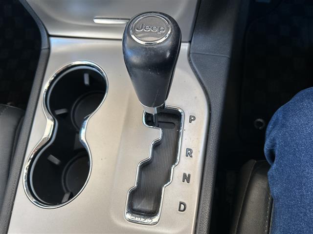 ジープ・グランドチェロキー リミテッド ☆リミテッドグレード☆4WD☆ブラックレザー☆社外ナビ/フルセグ☆寒冷地仕様☆クルーズコントロール☆Bluetooth☆オートエアコン☆全席シートヒーター☆ステアリングヒーター☆シ(16枚目)