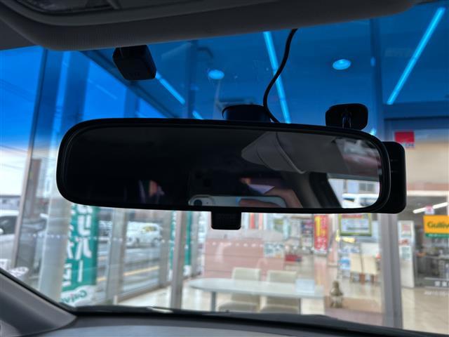 オデッセイ アブソルート　パッシブセーフティ　Ｍｏｄｕｌｏフルエアロ　クルーズコントロール　ハーフレザーシート　運転席パワーシート　純正１７インチアルミホイール　ＥＴＣ　ＡＢＳ　ＴＲＣ　スペアキー　取扱説明書　横滑り防止（6枚目）