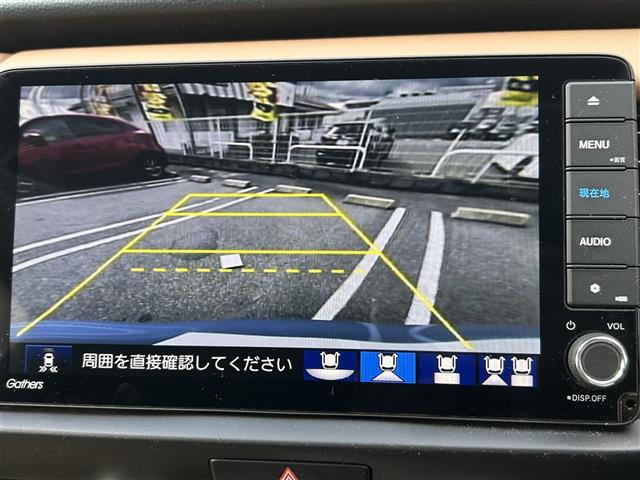 フィット ｅ：ＨＥＶリュクス　４ＷＤ　純正メーカーナビ／ＢＴ／ＣＤ／ＤＶＤ／ＴＶ／ｉＰｏｄ／ＵＳＢ／　衝突軽減システム　踏み間違い軽減システム　レーンキープアシスト　コーナーセンサー　追従式レーダークルコン　クリアランスセンサー（17枚目）