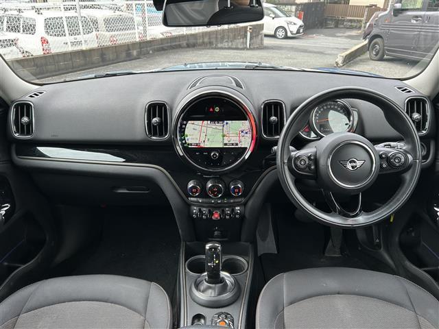 ＭＩＮＩ クーパーＤ　クロスオーバー　ワンオーナー／メーカーナビ／アラウンドビュー／ＭＴ付きＡＴ／ルーフレーン／追従式クルコン／電動リアゲート／純正アルミ／フロアマット／ＥＴＣ／ドラレコ／オートライト／Ｂｌｕｅｔｏｏｔｈ／保証書（11枚目）