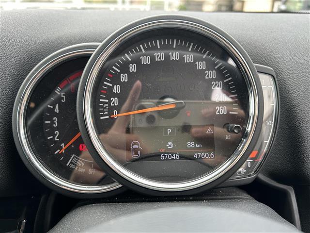 ＭＩＮＩ クーパーＤ　クロスオーバー　ワンオーナー／メーカーナビ／アラウンドビュー／ＭＴ付きＡＴ／ルーフレーン／追従式クルコン／電動リアゲート／純正アルミ／フロアマット／ＥＴＣ／ドラレコ／オートライト／Ｂｌｕｅｔｏｏｔｈ／保証書（18枚目）