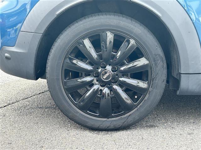 ＭＩＮＩ クーパーＤ　クロスオーバー　ワンオーナー／メーカーナビ／アラウンドビュー／ＭＴ付きＡＴ／ルーフレーン／追従式クルコン／電動リアゲート／純正アルミ／フロアマット／ＥＴＣ／ドラレコ／オートライト／Ｂｌｕｅｔｏｏｔｈ／保証書（40枚目）