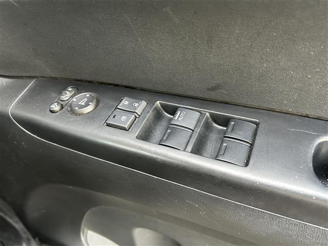 N-BOX G SSパッケージ 1オーナー 両側パワスラ 純正ディーラーナビ(VXM-122VFi)/BT/CD/TV/SD/ 横滑り防止装置 バックカメラ ETC アイドリングストップ オートLEDライト(34枚目)