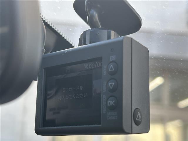 ノート ニスモ S 1オーナー オーディオ付/BT/AUX/USB/ 5速MT レーダー探知機 横滑り防止装置 ETC ドラレコ Pステアリング Pウィンドウ スマートボタン 純正フロアマット(17枚目)