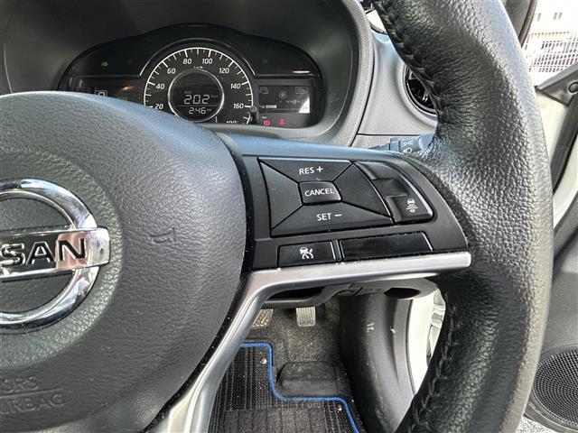 ノート e-パワー メダリスト 社外ナビ(MDV-S707W)/BT/CD/USB/SD/TV/ ハーフレザーシート デジタルインナーミラー 衝突軽減システム レーンキープアシスト コーナーセンサー 追従式レーダークル(14枚目)