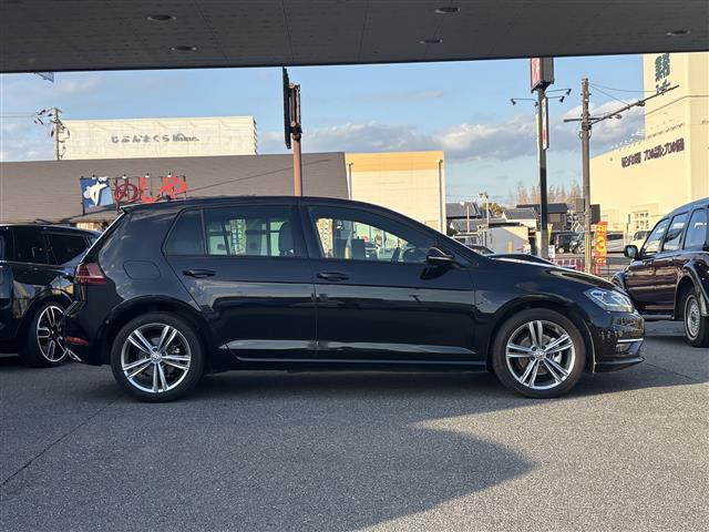 ゴルフ ＴＳＩハイライン　マイスター　１オーナー　純正メーカーナビ／ＢＴ／ＣＤ／ＵＳＢ／ＤＶＤ／ＳＤ／ＴＶ／ＡＵＸ／　ブラインドスポットモニター　テレビキャンセラー　レーンキープアシスト　コーナーセンサー　レーダークルコン（5枚目）