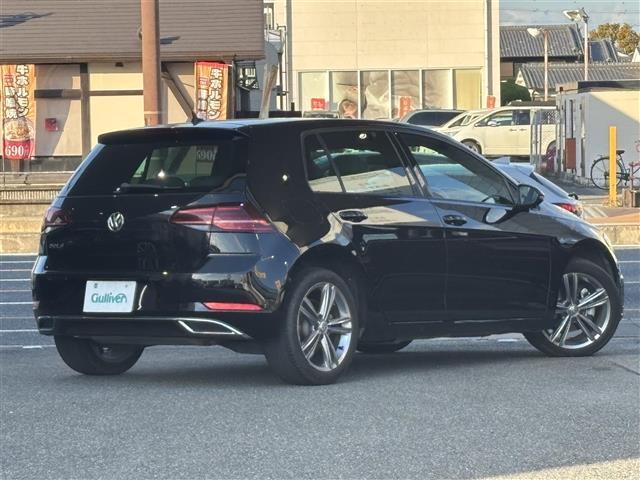 ゴルフ ＴＳＩハイライン　マイスター　１オーナー　純正メーカーナビ／ＢＴ／ＣＤ／ＵＳＢ／ＤＶＤ／ＳＤ／ＴＶ／ＡＵＸ／　ブラインドスポットモニター　テレビキャンセラー　レーンキープアシスト　コーナーセンサー　レーダークルコン（6枚目）