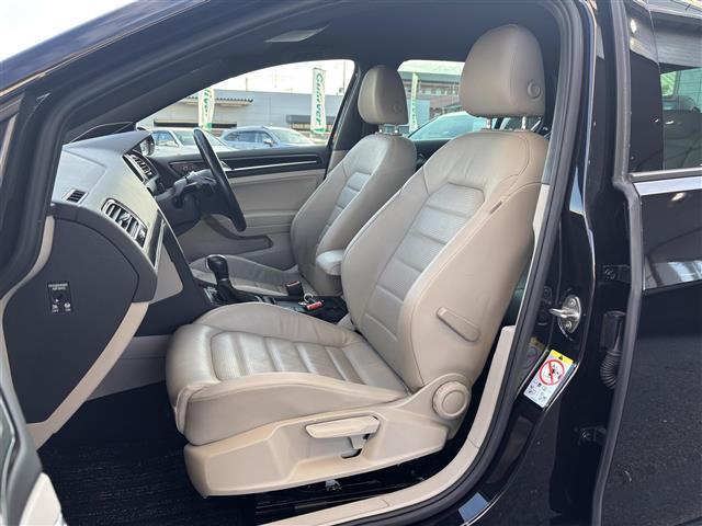 ゴルフ ＴＳＩハイライン　マイスター　１オーナー　純正メーカーナビ／ＢＴ／ＣＤ／ＵＳＢ／ＤＶＤ／ＳＤ／ＴＶ／ＡＵＸ／　ブラインドスポットモニター　テレビキャンセラー　レーンキープアシスト　コーナーセンサー　レーダークルコン（13枚目）