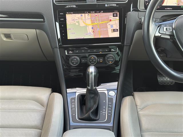 ゴルフ ＴＳＩハイライン　マイスター　１オーナー　純正メーカーナビ／ＢＴ／ＣＤ／ＵＳＢ／ＤＶＤ／ＳＤ／ＴＶ／ＡＵＸ／　ブラインドスポットモニター　テレビキャンセラー　レーンキープアシスト　コーナーセンサー　レーダークルコン（16枚目）