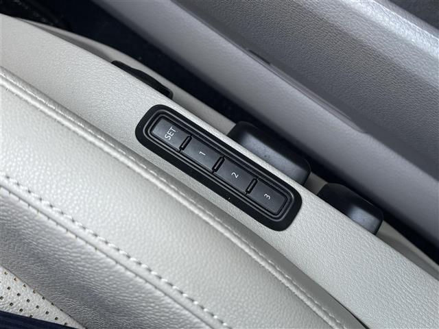 ゴルフ ＴＳＩハイライン　マイスター　１オーナー　純正メーカーナビ／ＢＴ／ＣＤ／ＵＳＢ／ＤＶＤ／ＳＤ／ＴＶ／ＡＵＸ／　ブラインドスポットモニター　テレビキャンセラー　レーンキープアシスト　コーナーセンサー　レーダークルコン（32枚目）