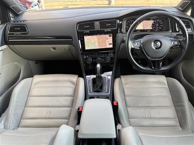 ゴルフ ＴＳＩハイライン　マイスター　１オーナー　純正メーカーナビ／ＢＴ／ＣＤ／ＵＳＢ／ＤＶＤ／ＳＤ／ＴＶ／ＡＵＸ／　ブラインドスポットモニター　テレビキャンセラー　レーンキープアシスト　コーナーセンサー　レーダークルコン（42枚目）